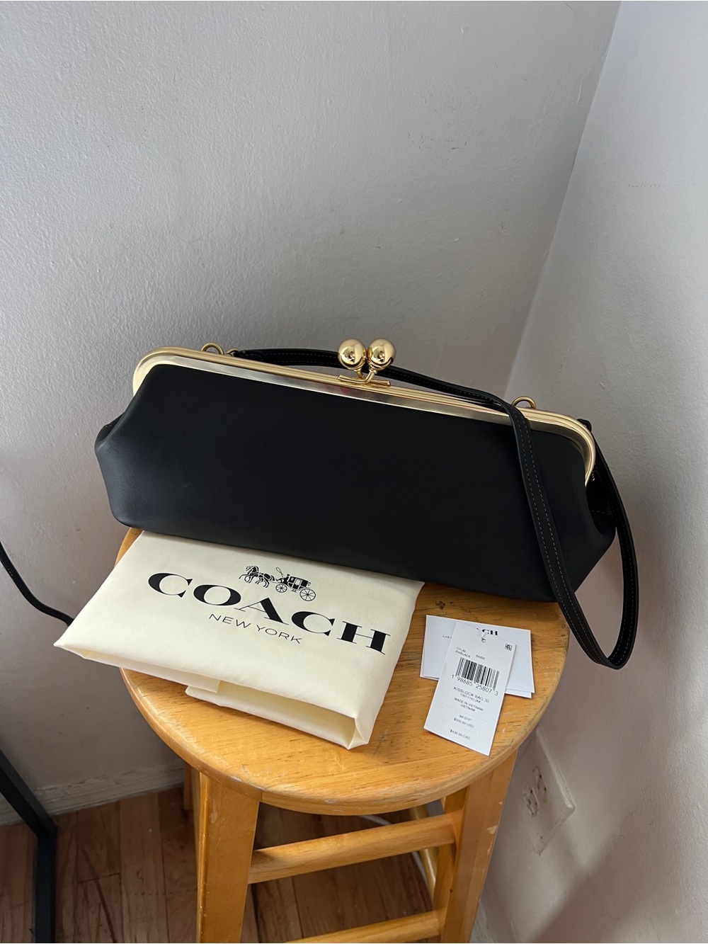BNWT Authentic Coach Women’s Kisslock 30 East/west Leather Frame Bag Black